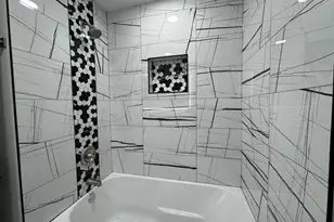 6236 N Francisco Ave, Chicago, IL 60659 - Photo 15