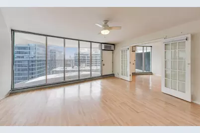 300 N State Street #2305, Chicago, IL 60654 - Photo 7