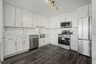 8801 W Golf Rd, Niles, IL 60714 - Photo 7