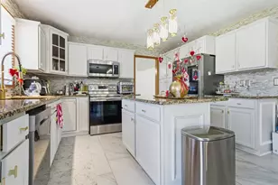 1504 Estate Dr, Normal, IL 61761 - Photo 13