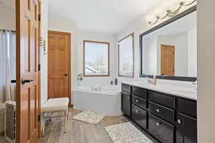 1504 Estate Dr, Normal, IL 61761 - Photo 19