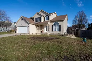 1504 Estate Dr, Normal, IL 61761 - Photo 3
