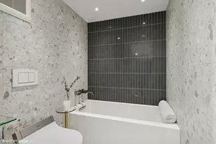 4170 N Marine Dr, Chicago, IL 60613 - Photo 13