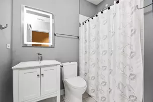 6701 N Bosworth Ave, Chicago, IL 60626 - Photo 27