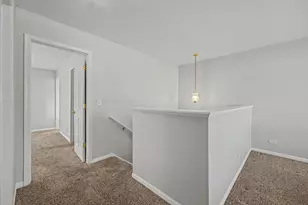 1823 Indian Hill Ln, Aurora, IL 60503 - Photo 15