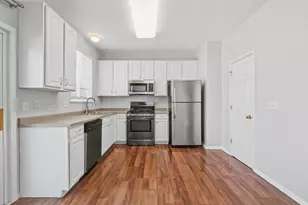 1823 Indian Hill Ln, Aurora, IL 60503 - Photo 9