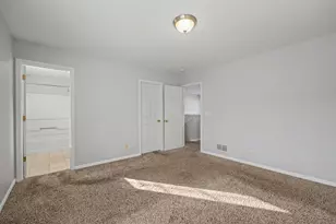 1823 Indian Hill Ln, Aurora, IL 60503 - Photo 19