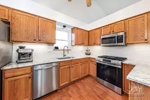 170 Cherrywood Ct, Romeoville, IL 60446 - Photo 9