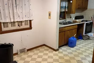 291 W Sauk Trail, Chicago Heights, IL 60411 - Photo 5