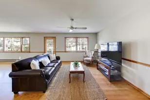 200 S Derbyshire Ln, Arlington Heights, IL 60004 - Photo 13