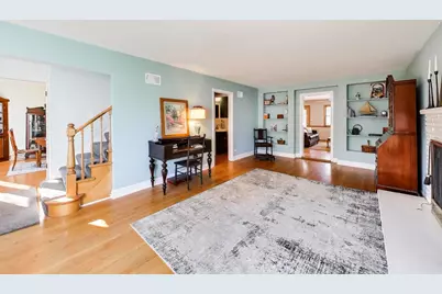 200 S Derbyshire Lane, Arlington Heights, IL 60004 - Photo 3