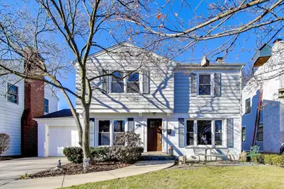 200 S Derbyshire Lane, Arlington Heights, IL 60004 - Photo 1