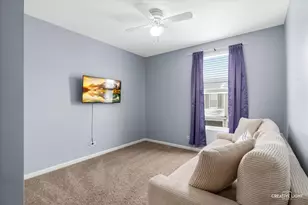 1011 Reserve Dr, Elgin, IL 60124 - Photo 13