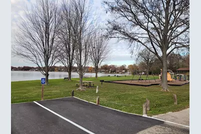 33211 N Island Avenue, Grayslake, IL 60030 - Photo 9