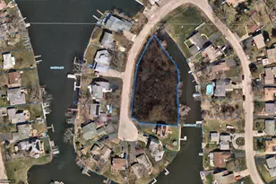 33211 N Island Ave, Grayslake, IL 60030 - Photo 1