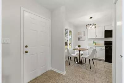 1328 Big Horn Trail, Carol Stream, IL 60188 - Photo 3