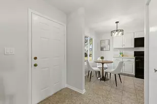 1328 Big Horn Trail, Carol Stream, IL 60188 - Photo 3