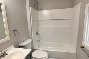 920 Hall St, Streator, IL 61364 - Photo 11