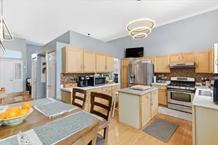 308 S Hackberry Circle, Round Lake, IL 60073 - Photo 11