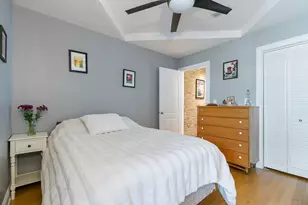 3654 W Belle Plaine Ave, Chicago, IL 60618 - Photo 13