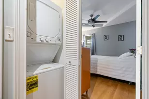 3654 W Belle Plaine Ave, Chicago, IL 60618 - Photo 17