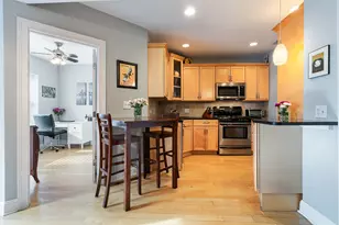 3654 W Belle Plaine Ave, Chicago, IL 60618 - Photo 9