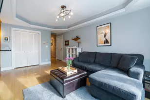 3654 W Belle Plaine Ave, Chicago, IL 60618 - Photo 5