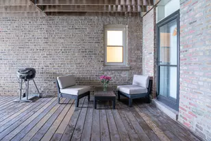 3654 W Belle Plaine Ave, Chicago, IL 60618 - Photo 11