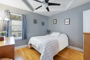 3654 W Belle Plaine Ave, Chicago, IL 60618 - Photo 11