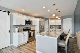 213 English Oak Ln, Poplar Grove, IL 61065 - Photo 7