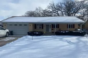 155 S Seymour Ave, Grayslake, IL 60030 - Photo 1