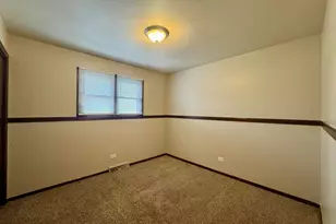 18013 Park Ave, Lansing, IL 60438 - Photo 11