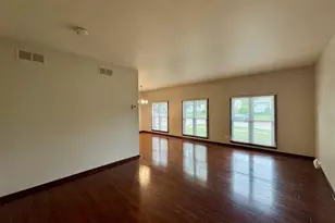 18013 Park Ave, Lansing, IL 60438 - Photo 3