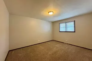 18013 Park Ave, Lansing, IL 60438 - Photo 9