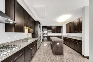 33 W Ontario St, Chicago, IL 60610 - Photo 9