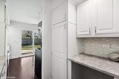 366 Ventura Club Drive, Roselle, IL 60172 - Photo 15