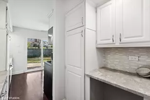 366 Ventura Club Dr, Roselle, IL 60172 - Photo 15