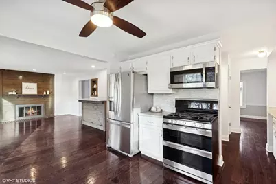 366 Ventura Club Drive, Roselle, IL 60172 - Photo 13