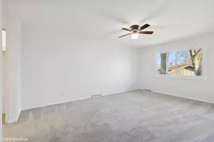 366 Ventura Club Dr, Roselle, IL 60172 - Photo 21