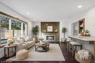 366 Ventura Club Dr, Roselle, IL 60172 - Photo 9