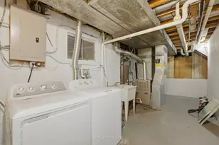 1070 N Ashbury Ave, Bolingbrook, IL 60440 - Photo 21