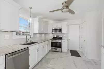 1070 N Ashbury Avenue, Bolingbrook, IL 60440 - Photo 9