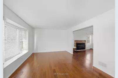 1070 N Ashbury Avenue, Bolingbrook, IL 60440 - Photo 5