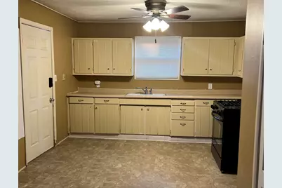 708 N Madison Street, Lincoln, IL 62656 - Photo 5