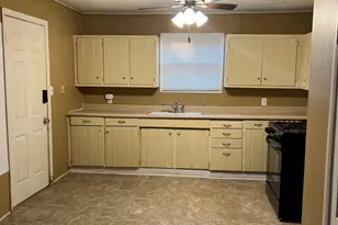 708 N Madison St, Lincoln, IL 62656 - Photo 5