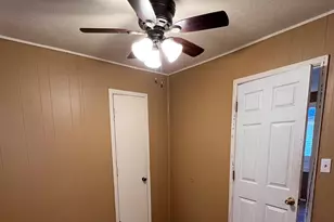 708 N Madison St, Lincoln, IL 62656 - Photo 9