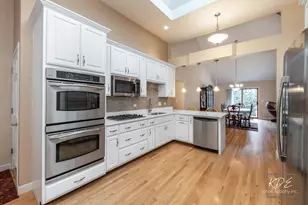 9361 Keswick Dr, Woodridge, IL 60517 - Photo 9