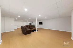 9361 Keswick Dr, Woodridge, IL 60517 - Photo 29