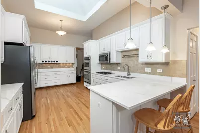 9361 Keswick Drive, Woodridge, IL 60517 - Photo 7