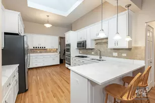 9361 Keswick Dr, Woodridge, IL 60517 - Photo 7